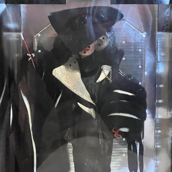 Cruella De Vil - Power in PInstripes - Picture 3 of 5